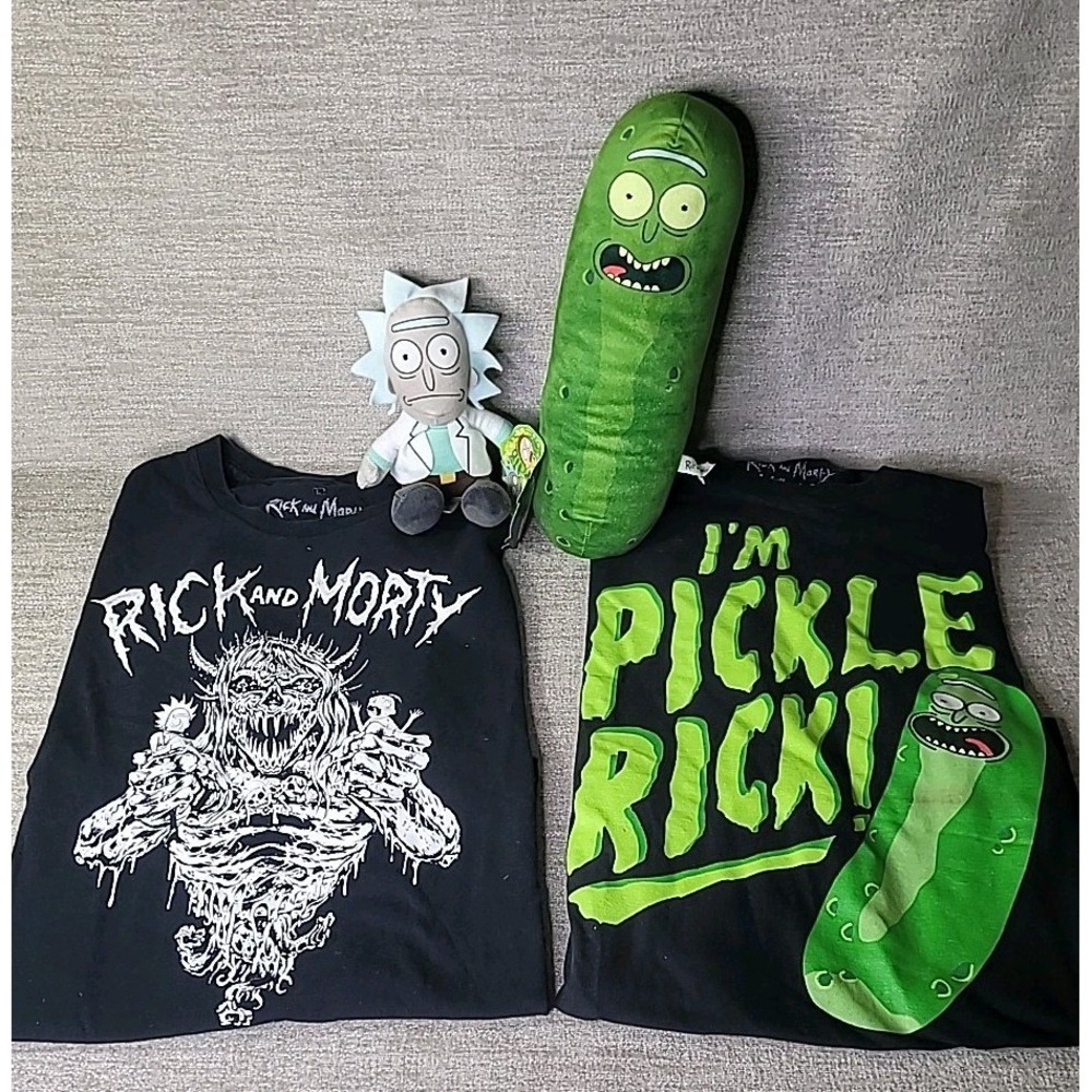 Lot of Rick & Morty Adult Cartoons Swim Pickle Rick‎ T-Shirts & Plushies L & XL